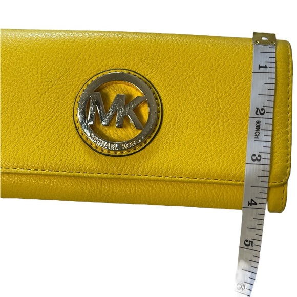 Michael Kors Citrus Wallet - Picture 10 of 11